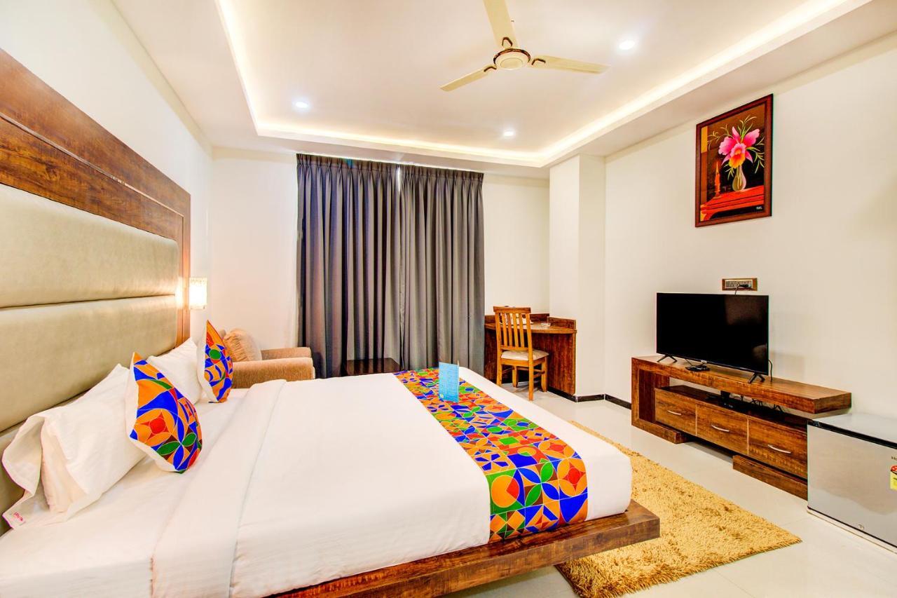 Fabhotel The Royal Suites - Nr Gopalan Innovation Mall Бангалор Екстериор снимка
