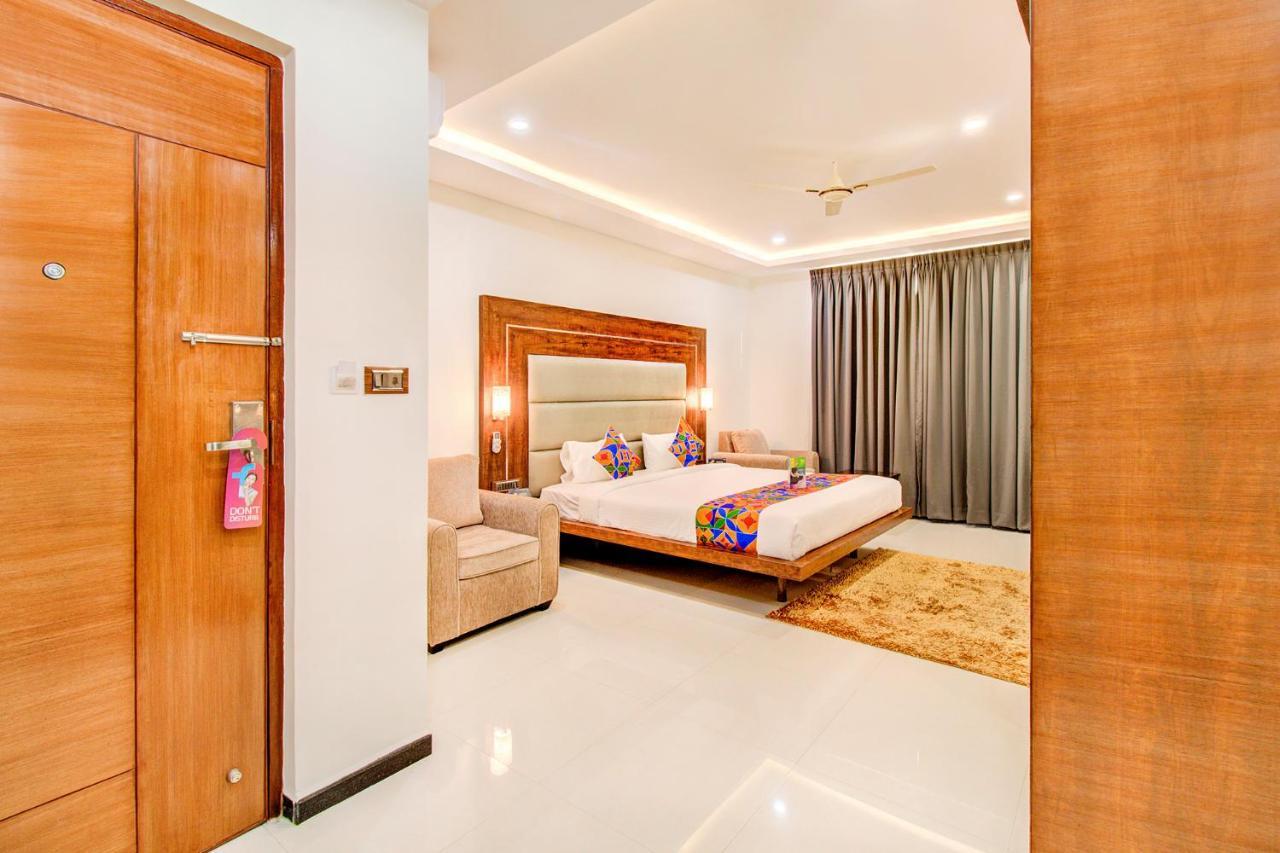 Fabhotel The Royal Suites - Nr Gopalan Innovation Mall Бангалор Екстериор снимка